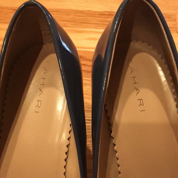 TAHARI  HEELS - Picture 8 of 8
